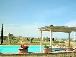 Apartment With Shared Rooftop Pool
