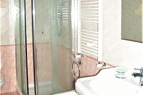 Apartment With Shared Rooftop Pool