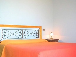 Apartment With Shared Rooftop Pool