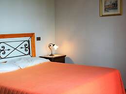 Apartment With Shared Rooftop Pool