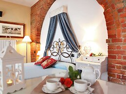 Belvilla by OYO Elegant Flat in Historic Villa