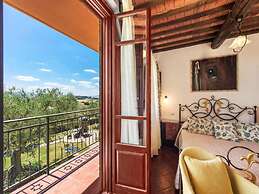 Belvilla by OYO Elegant Flat in Historic Villa