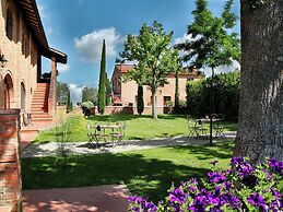 Mansion in Montepulciano With Pool