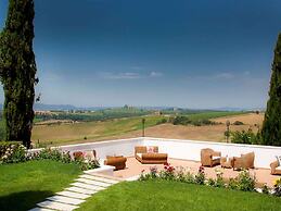 Scenic Tuscan Mansion