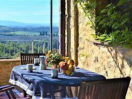 Belvilla by Oyo Appartamento Monaci