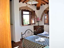 Apartment in Tuscany With Stunning Views