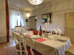 Belvilla by OYO Villa Dezi