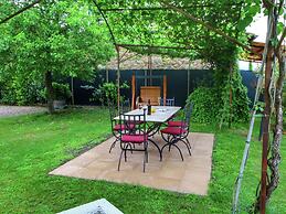 Belvilla by OYO Villa Dezi