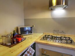 Belvilla by OYO Villa Dezi