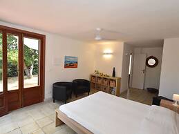 Belvilla by OYO Villa Alexa