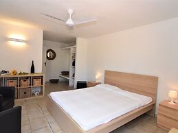 Belvilla by OYO Villa Alexa