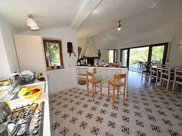 Belvilla by OYO Villa Alexa