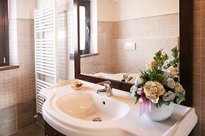 Serene Living in a Stone Villa in Marche