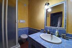Tuscan Scenic View Stay