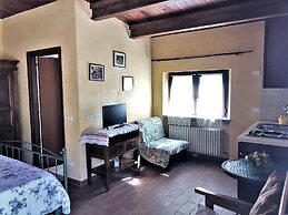 Farmhouse in Apecchio With Pool & Spa