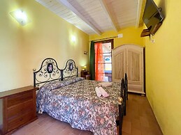 Apartment in Urbino With Pools & Veranda