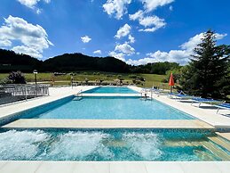 Apartment in Urbino With Pools & Veranda
