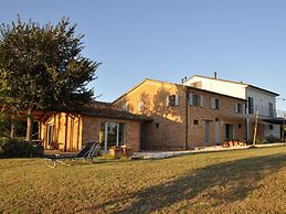 Belvilla by Oyo Amazing Apartment With Garden