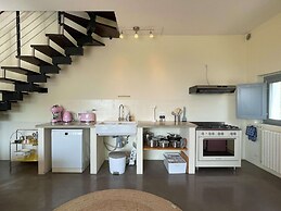 Belvilla by Oyo Amazing Apartment With Garden