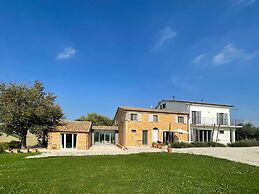 Belvilla by Oyo Amazing Apartment With Garden