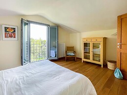 Belvilla by Oyo Amazing Apartment With Garden