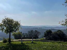 Belvilla by Oyo Amazing Apartment With Garden