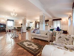 Belvilla by OYO La Corte