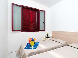 Welcoming Mobile Home in Marina di Altidona With Shared Pool