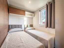 Welcoming Mobile Home in Marina di Altidona With Shared Pool