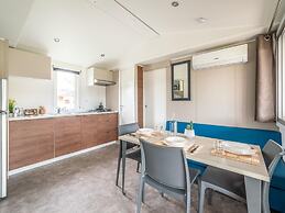 Welcoming Mobile Home in Marina di Altidona With Shared Pool