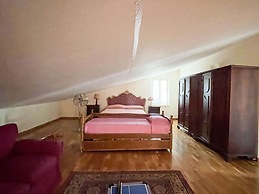 Belvilla by OYO Casa Mana1