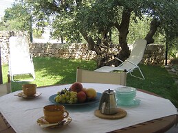 Belvilla by OYO Trullo Dell'ulivo per Due