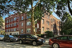 Modern & Stylish 3BR Apt in Rogers Park