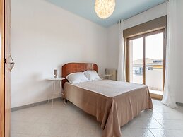 Belvilla by OYO Sunny Apartment in Giarre Near sea