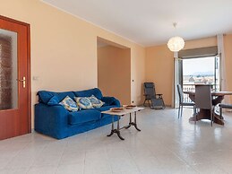 Belvilla by OYO Sunny Apartment in Giarre Near sea
