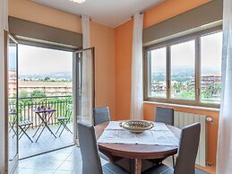 Belvilla by OYO Sunny Apartment in Giarre Near sea