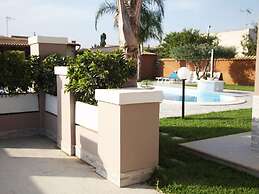 Belvilla by OYO Villa Flora