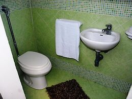 Belvilla by OYO Villa Flora