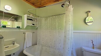 The Historic Requa Inn