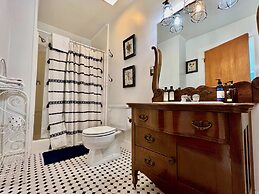 The Historic Requa Inn