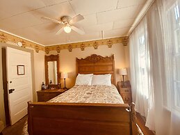 The Historic Requa Inn