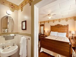 The Historic Requa Inn