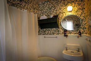 The Historic Requa Inn