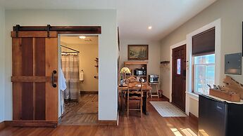 The Historic Requa Inn