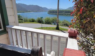 The Historic Requa Inn