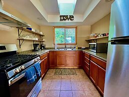 The Historic Requa Inn