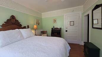 The Historic Requa Inn