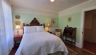 The Historic Requa Inn