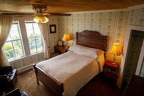 The Historic Requa Inn