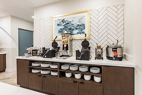 Staybridge Suites Dawson Creek by IHG